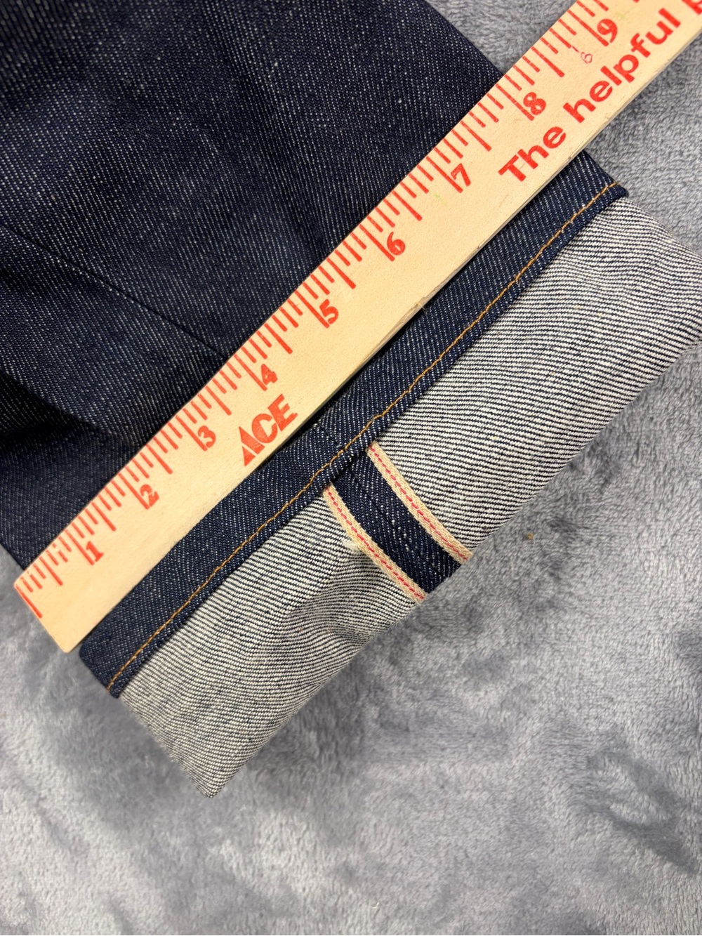 A.P.C. Men’s Indigo Straight-Leg Jeans - Picture 8 of 11